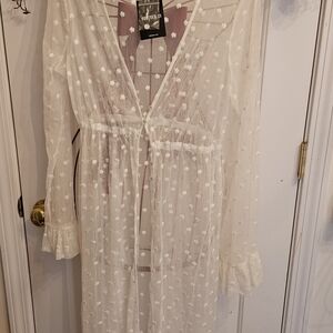 Forever 21 White Mesh Floral Topper